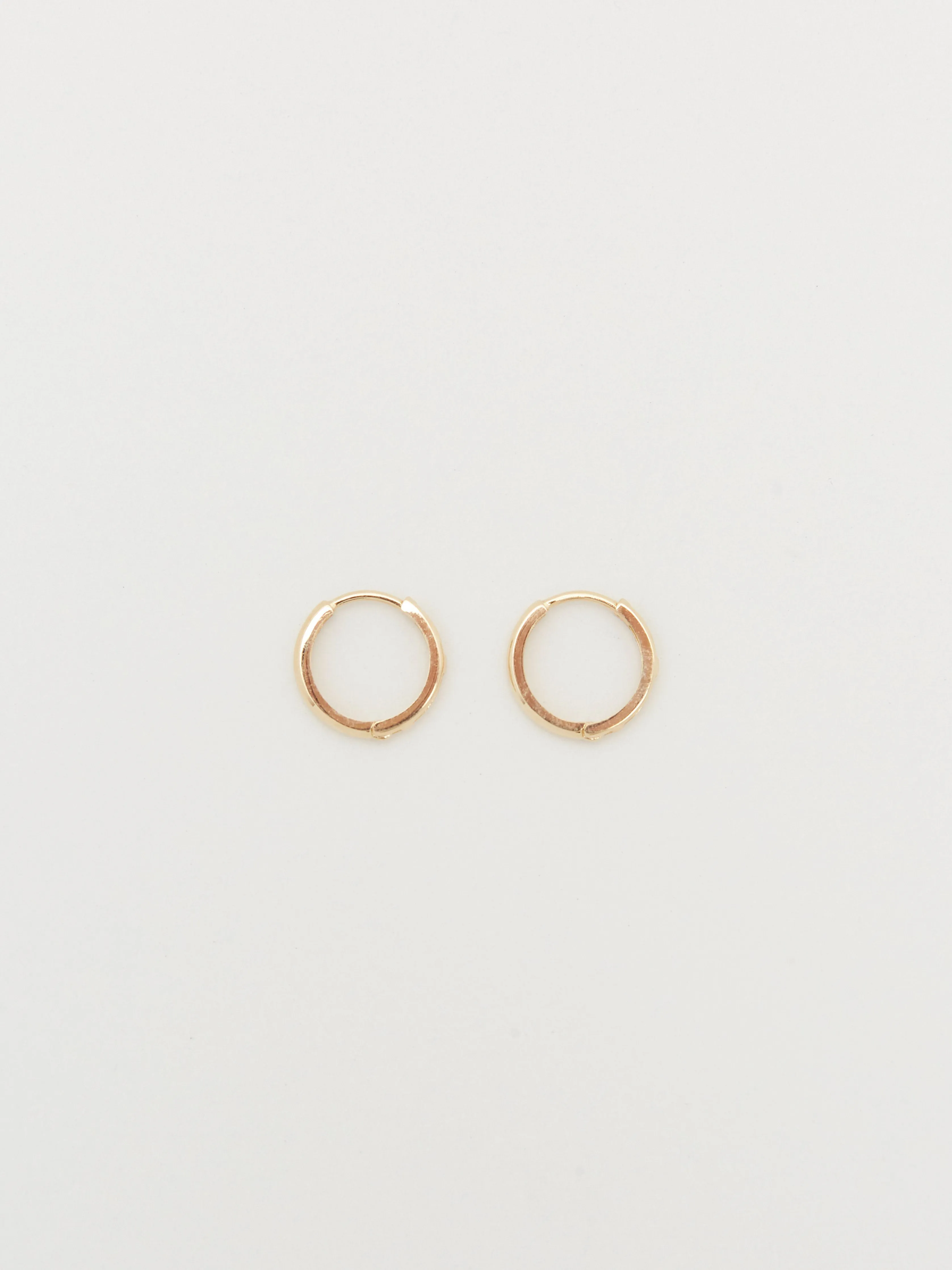 14K Medium Huggie Hoops