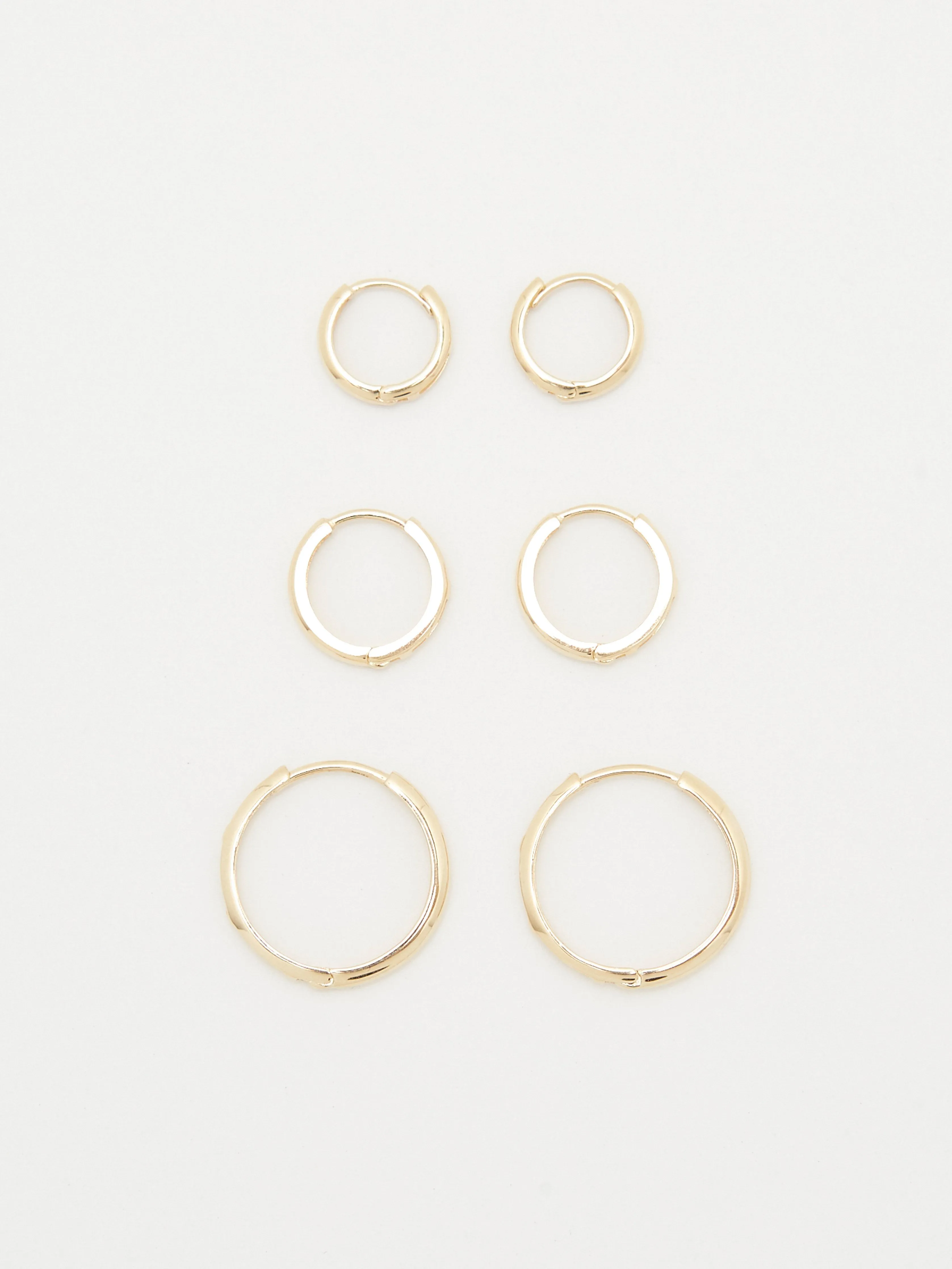 14K Medium Huggie Hoops