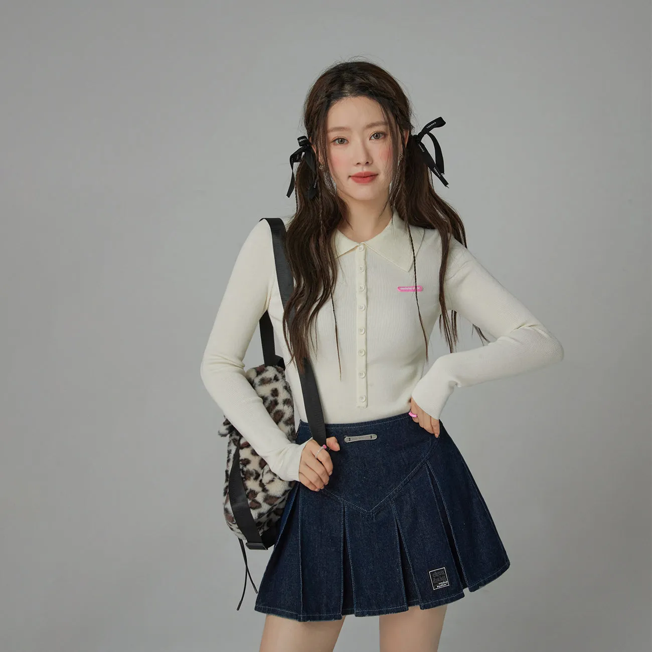 Buttoned Collar Slimfit Long-Sleeves Knit Top