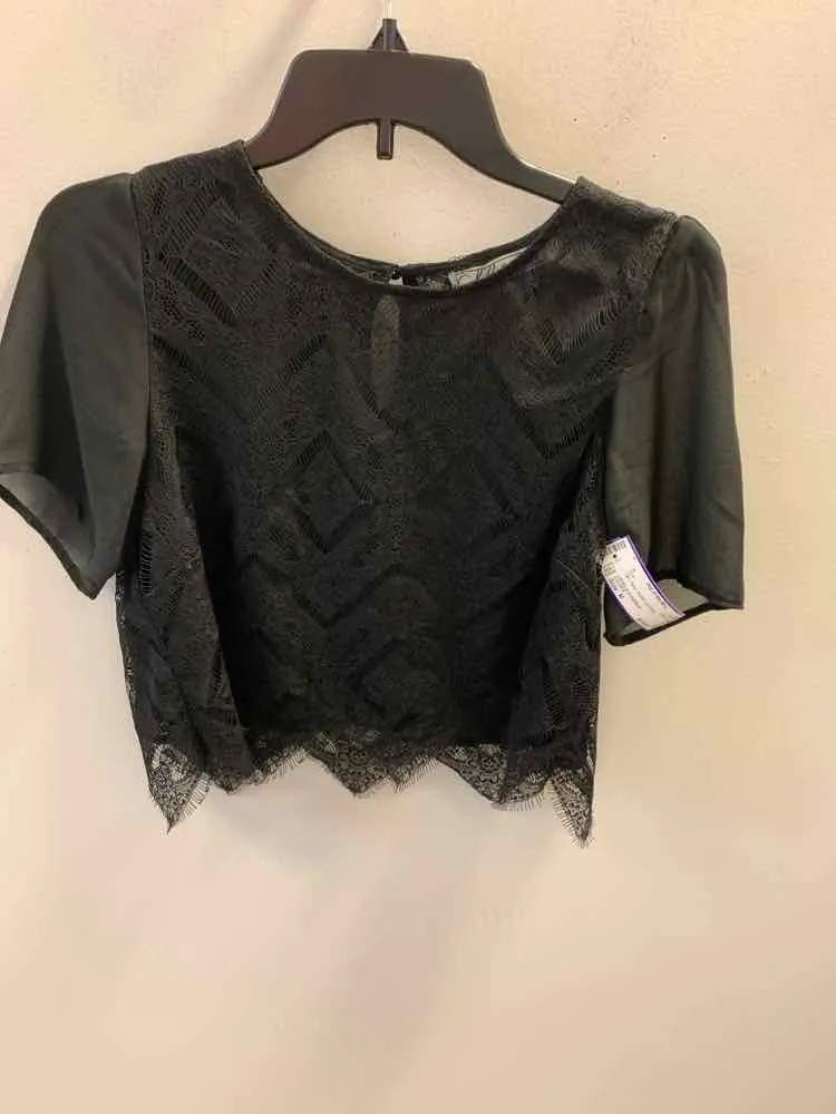 CHLOE K Tops Size M Black SHORT SLEEVES TOP