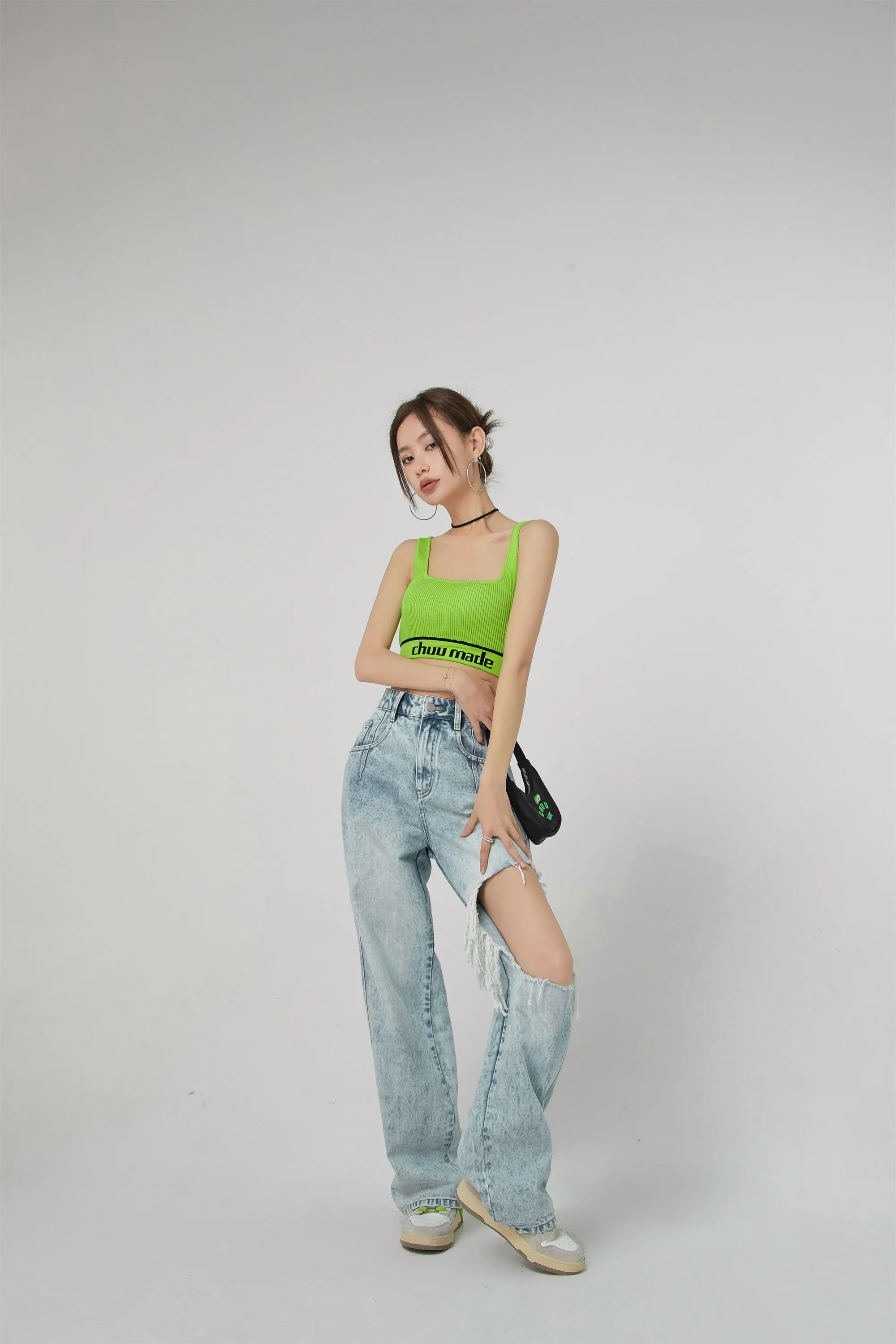 Chuu Made Ribbed Crop Sleeveless Top